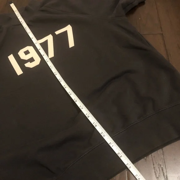 Essentials Fear of God Short Sleeve Sweatshirt - Picture 15 of 16